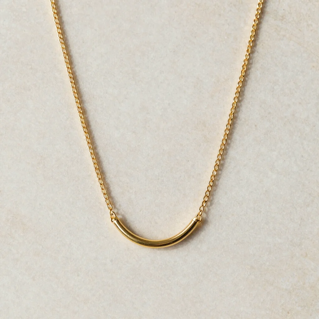 Arc Pendant Necklace